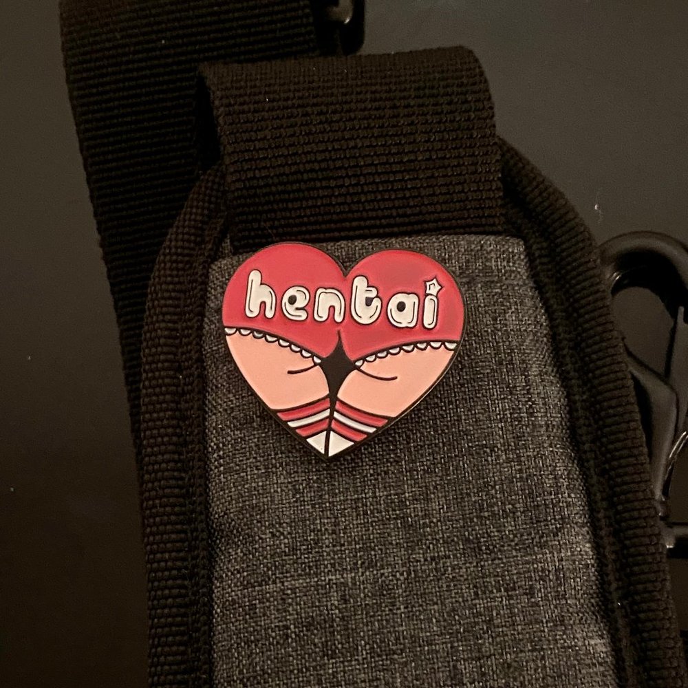 "Hentai" Heart Shaped Butt Lapel Pin